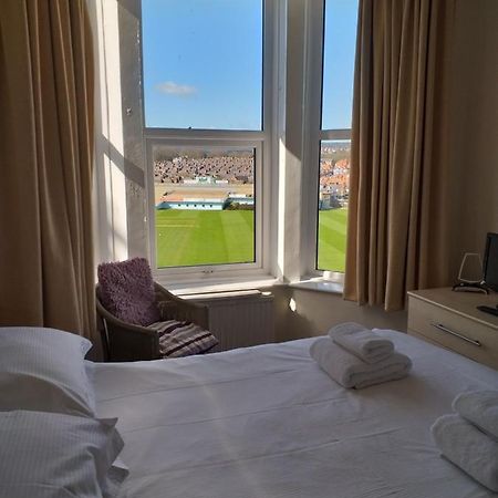 Dickie'S View Apartment สการ์โบโรห์ ภายนอก รูปภาพ