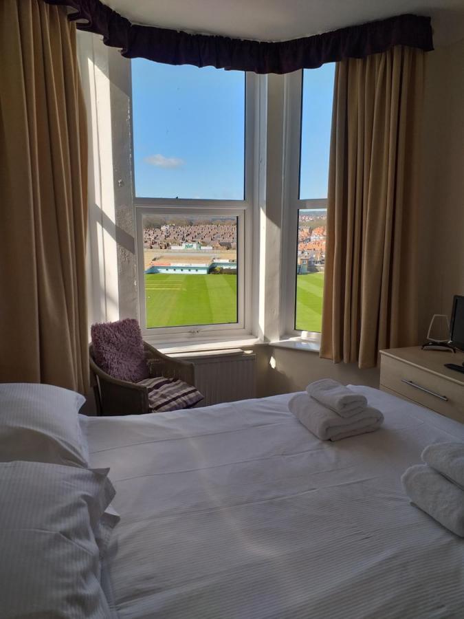 Dickie'S View Apartment สการ์โบโรห์ ภายนอก รูปภาพ
